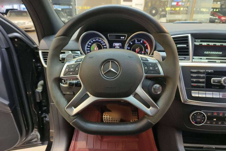 Used Mercedes-Benz GL-Class AMG 2014 AMG GL 63 Interior 1