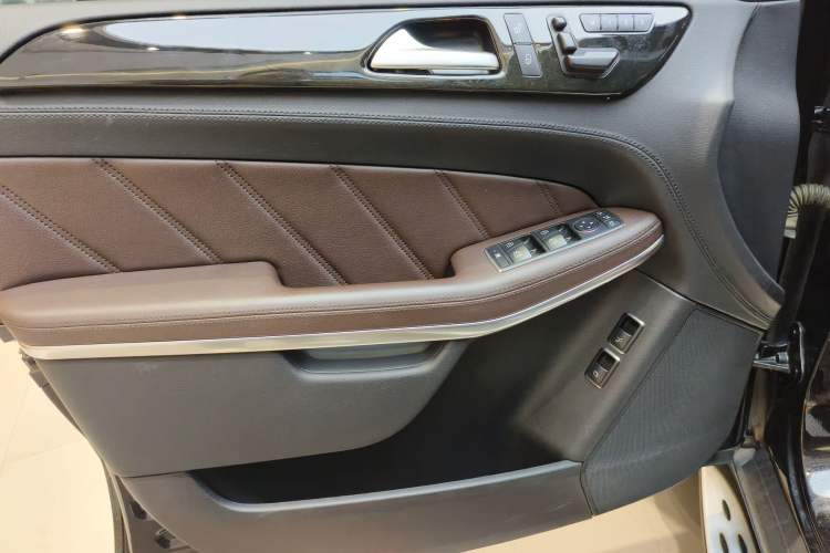 Used Mercedes-Benz GL-Class AMG 2014 AMG GL 63 Interior 15