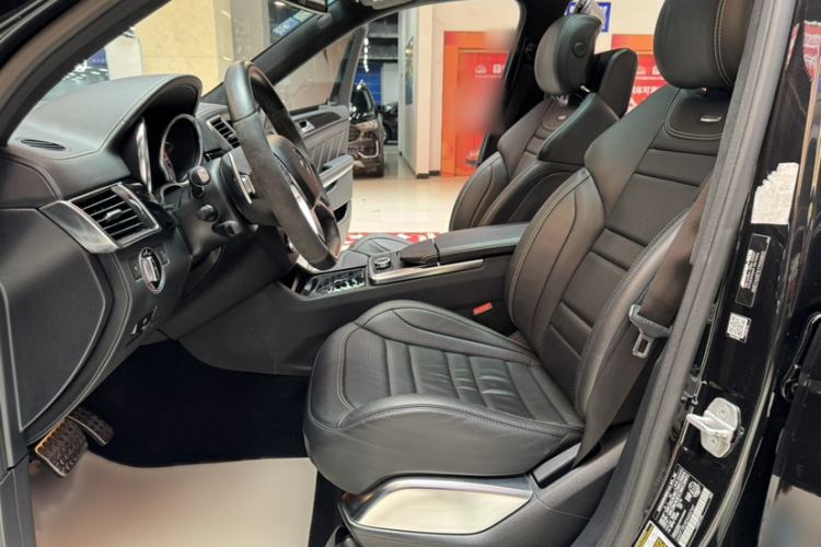 Used Mercedes-Benz GL-Class AMG 2014 AMG GL 63 Interior 2