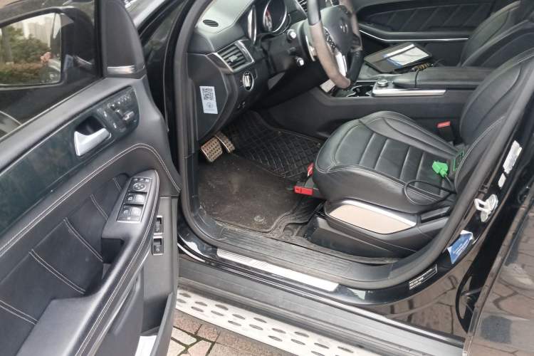 Used Mercedes-Benz GL-Class AMG 2014 AMG GL 63 Interior 3