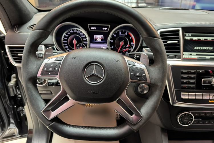 Used Mercedes-Benz GL-Class AMG 2014 AMG GL 63 Interior 4