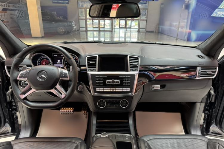 Used Mercedes-Benz GL-Class AMG 2014 AMG GL 63 Interior 7