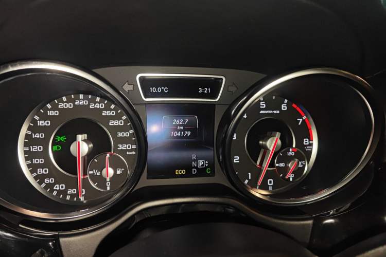 Used Mercedes-Benz GL-Class AMG 2014 AMG GL 63 Odometer Close Up