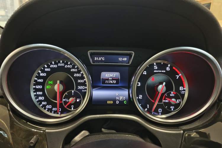 Used Mercedes-Benz GL-Class AMG 2014 AMG GL 63 Odometer Close Up
