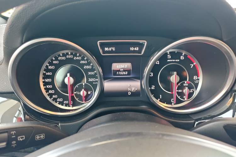 Used Mercedes-Benz GL-Class AMG 2014 AMG GL 63 Odometer Close Up