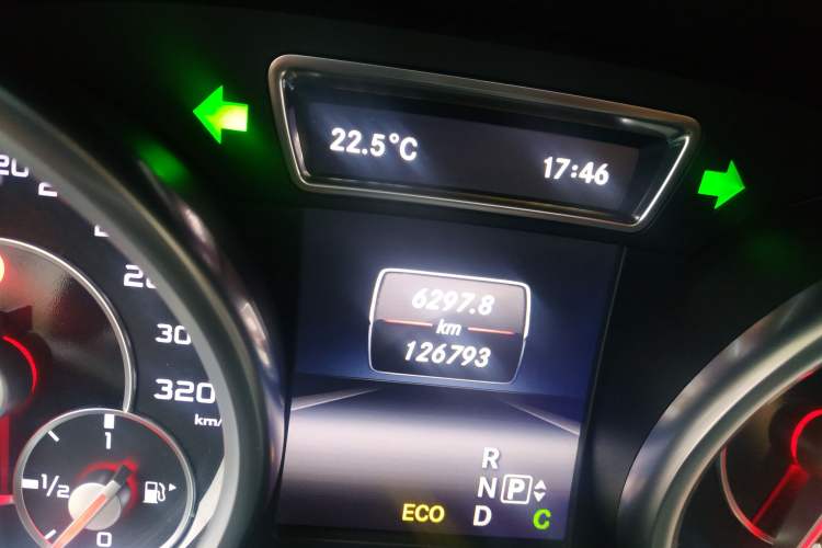 Used Mercedes-Benz GL-Class AMG 2014 AMG GL 63 Odometer Close Up