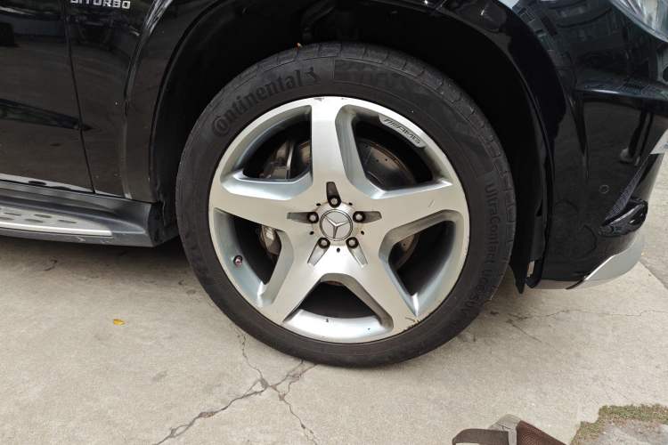 Used Mercedes-Benz GL-Class AMG 2014 AMG GL 63 Right Front Wheel Hub