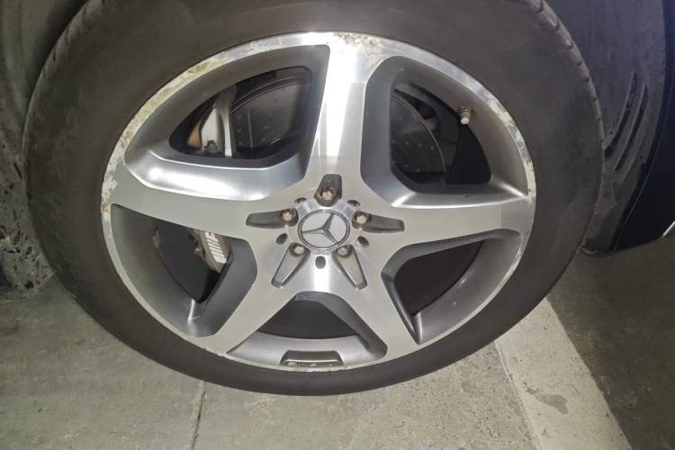 Used Mercedes-Benz GL-Class AMG 2014 AMG GL 63 Right Front Wheel Hub