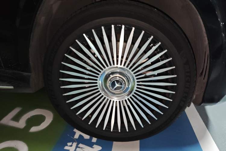 Used Mercedes-Benz GL-Class AMG 2014 AMG GL 63 Right Front Wheel Hub