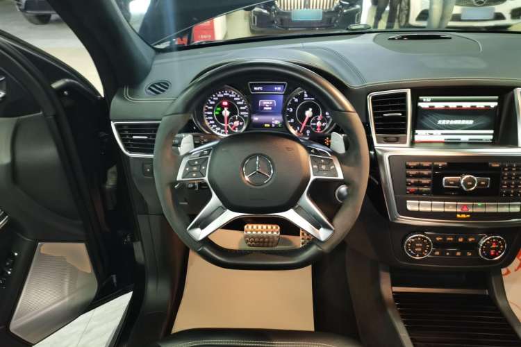 Used Mercedes-Benz GL-Class AMG 2014 AMG GL 63 Steering Wheel