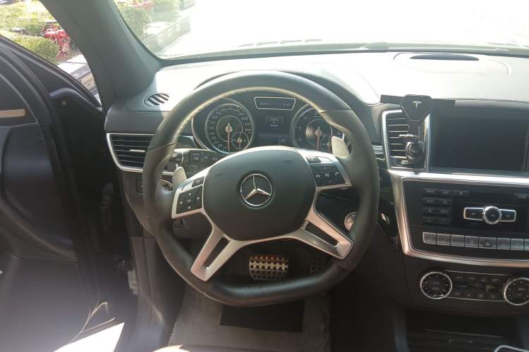 Used Mercedes-Benz GL-Class AMG 2014 AMG GL 63 Steering Wheel