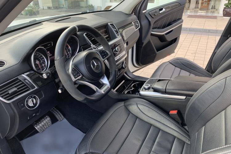 Used Mercedes-Benz GL-Class AMG 2014 AMG GL 63 Interior 4