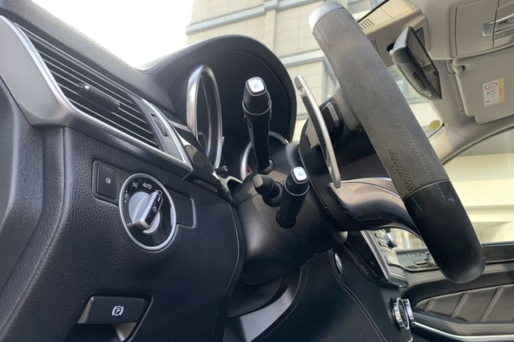 Used Mercedes-Benz GL-Class AMG 2014 AMG GL 63 Interior 9