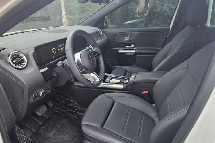 Used Mercedes-Benz GLA 2025 GLA 220 Interior 2