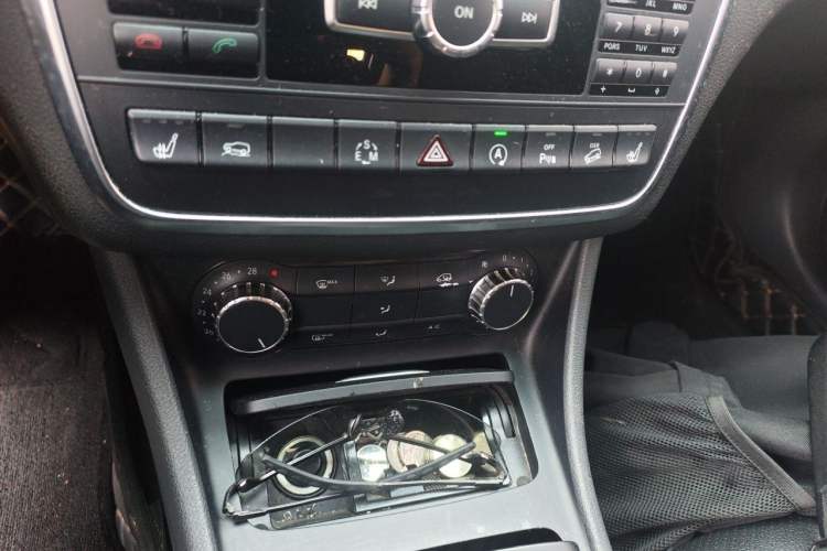 Used Mercedes-Benz GLA 2015 GLA 220 4MATIC Fashion Model Audio And AC Panel