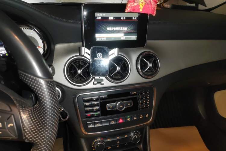 Used Mercedes-Benz GLA 2015 GLA 220 4MATIC Fashion Model Audio And AC Panel