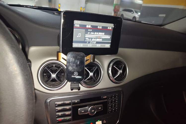 Used Mercedes-Benz GLA 2015 GLA 200 Fashion Model Audio And AC Panel