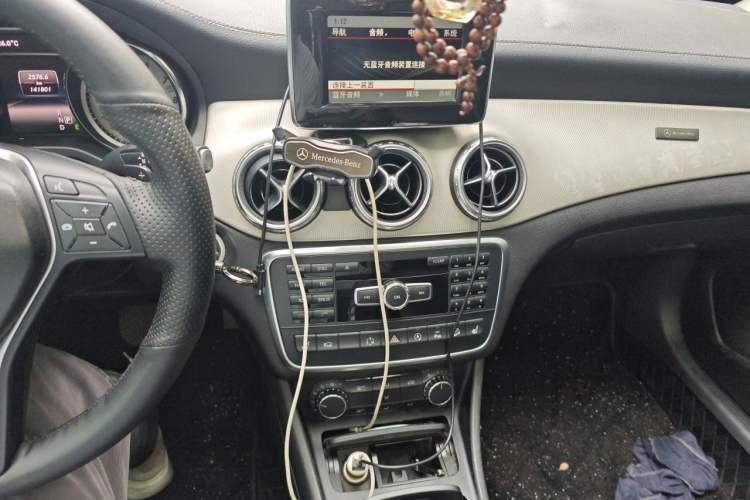 Used Mercedes-Benz GLA 2015 GLA 220 4MATIC Fashion Model Audio And AC Panel