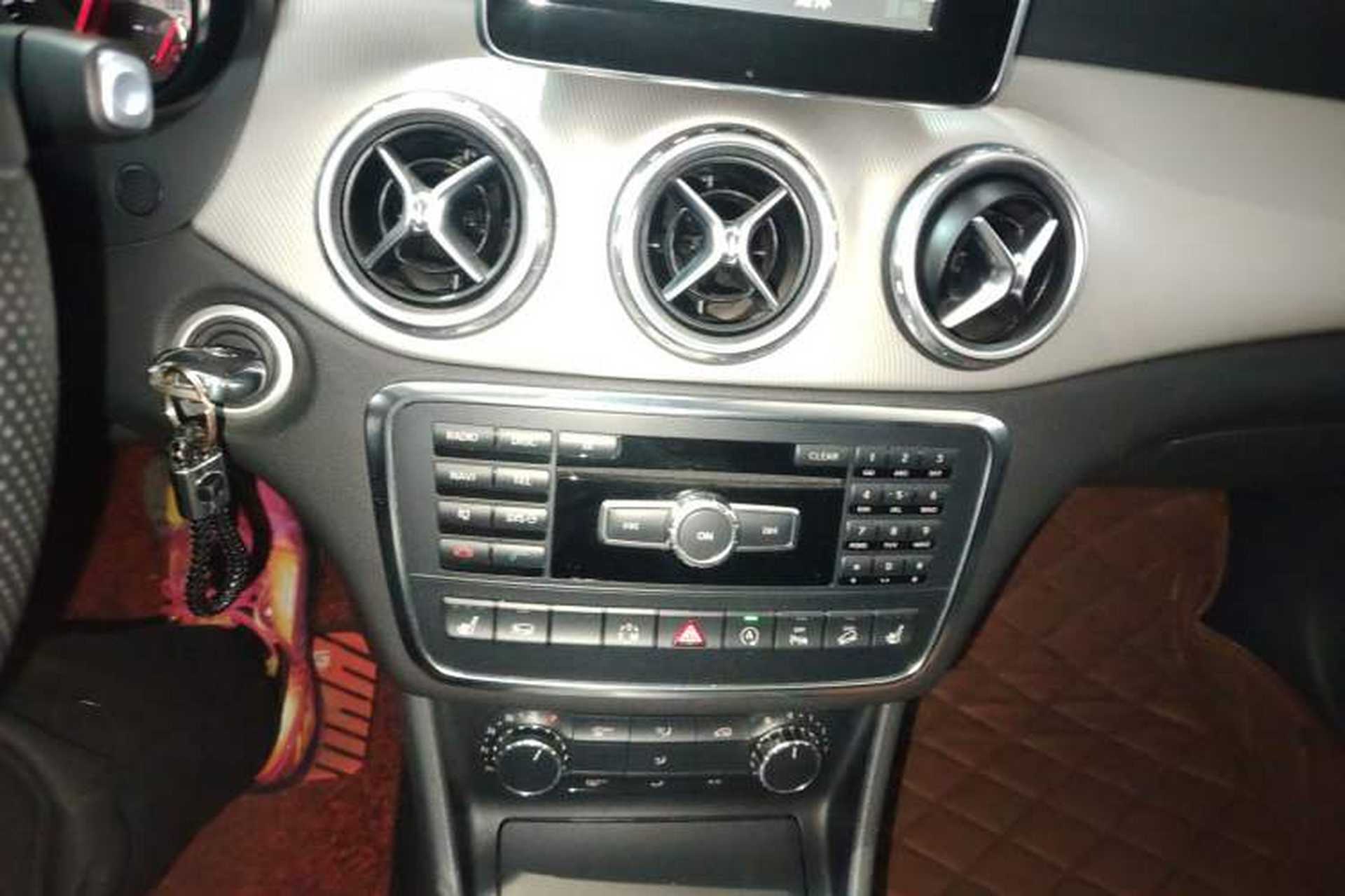 Used Mercedes-Benz GLA 2015 GLA 220 4MATIC Fashion Model Audio And AC Panel