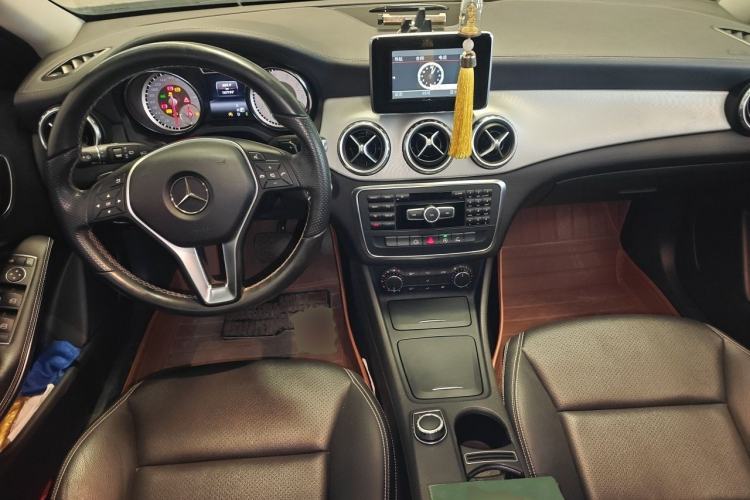 Used Mercedes-Benz GLA 2015 GLA 200 Fashion Model Center Console