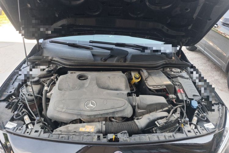 Used Mercedes-Benz GLA 2015 GLA 220 4MATIC Fashion Model Engine Bay
