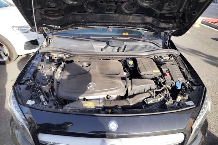 Used Mercedes-Benz GLA 2015 GLA 220 4MATIC Luxury Model Engine Bay