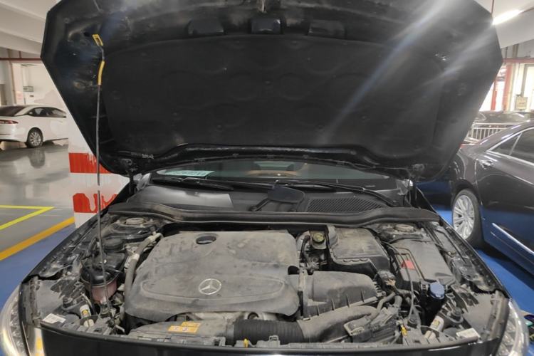 Used Mercedes-Benz GLA 2015 GLA 220 4MATIC Luxury Model Engine Bay