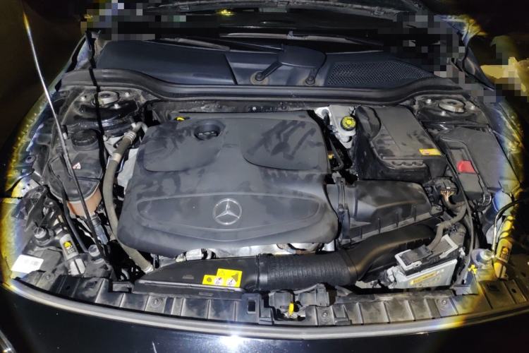 Used Mercedes-Benz GLA 2015 GLA 220 4MATIC Fashion Model Engine Bay