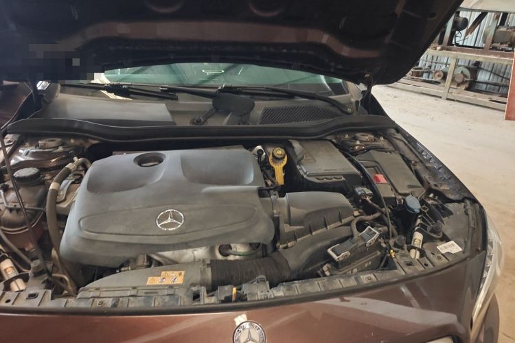Used Mercedes-Benz GLA 2015 GLA 200 Fashion Model Engine Bay Left