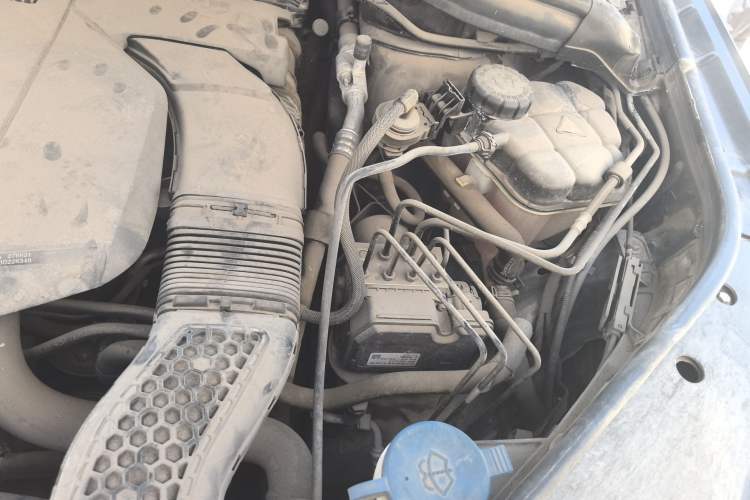 Used Mercedes-Benz GLA  Engine Bay Left