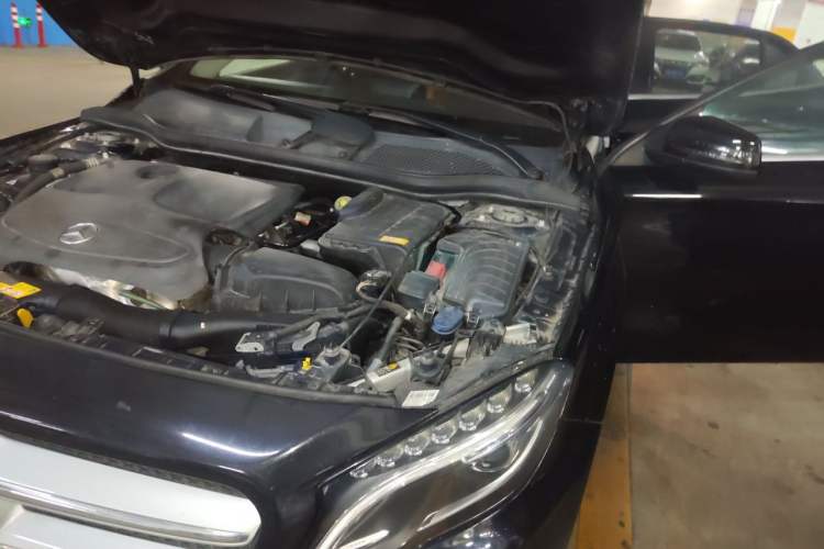Used Mercedes-Benz GLA 2015 GLA 200 Fashion Model Engine Bay Left
