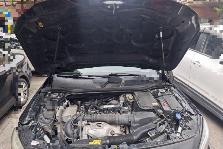 Used Mercedes-Benz GLA 2015 GLA 220 4MATIC Fashion Model Engine Bay