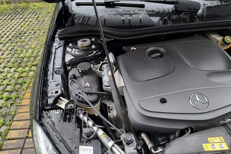 Used Mercedes-Benz GLA 2015 GLA 200 Fashion Model Engine Bay Right