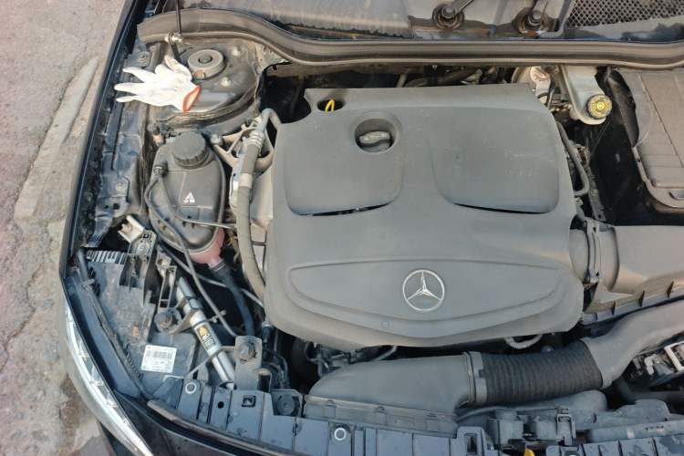 Used Mercedes-Benz GLA 2015 GLA 260 4MATIC Sport Edition Engine Bay Right