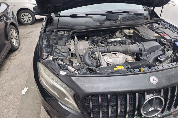 Used Mercedes-Benz GLA 2015 GLA 220 4MATIC Fashion Model Engine Bay Right