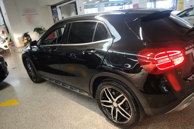 Used Mercedes-Benz GLA 2015 GLA 220 4MATIC Fashion Model Exterior 3