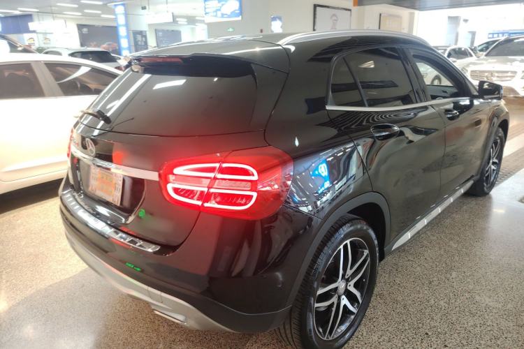 Used Mercedes-Benz GLA 2015 GLA 220 4MATIC Fashion Model Exterior 5