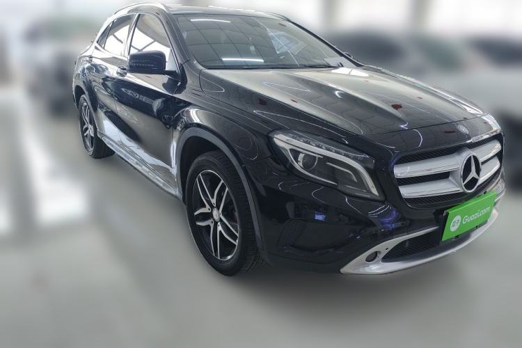 Used Mercedes-Benz GLA 2015 GLA 200 Fashion Model Front Right 45 Deg
