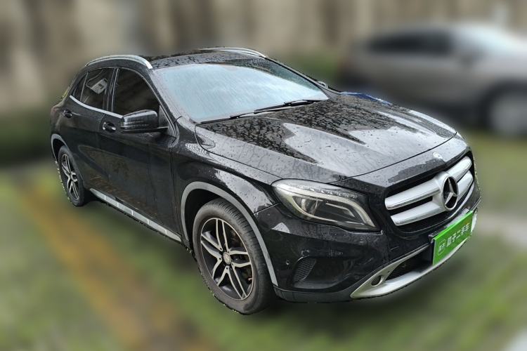 Used Mercedes-Benz GLA 2015 GLA 200 Fashion Model Front Right 45 Deg