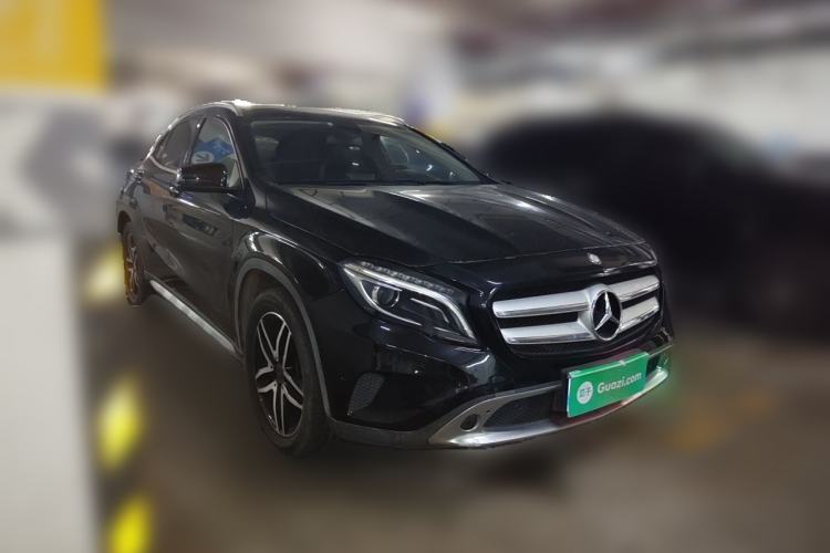 Used Mercedes-Benz GLA 2015 GLA 200 Fashion Model Front Right 45 Deg