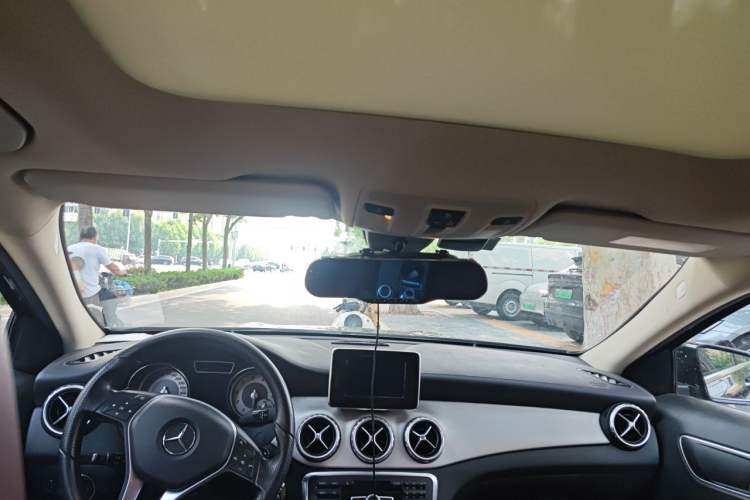 Used Mercedes-Benz GLA 2015 GLA 220 4MATIC Fashion Model Headliner