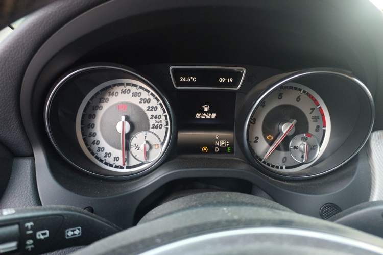 Used Mercedes-Benz GLA 2015 GLA 220 4MATIC Fashion Model Instrument Cluster