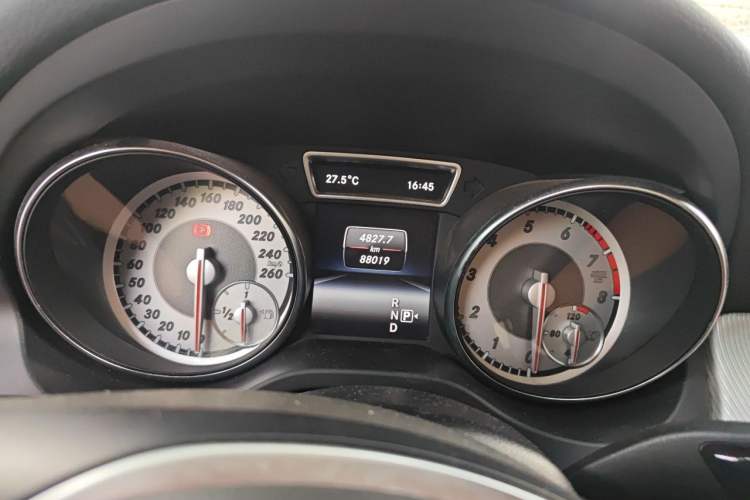 Used Mercedes-Benz GLA 2015 GLA 220 4MATIC Fashion Model Instrument Cluster