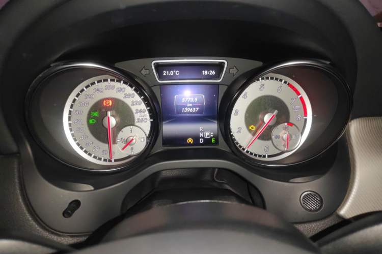 Used Mercedes-Benz GLA 2015 GLA 220 4MATIC Fashion Model Instrument Cluster