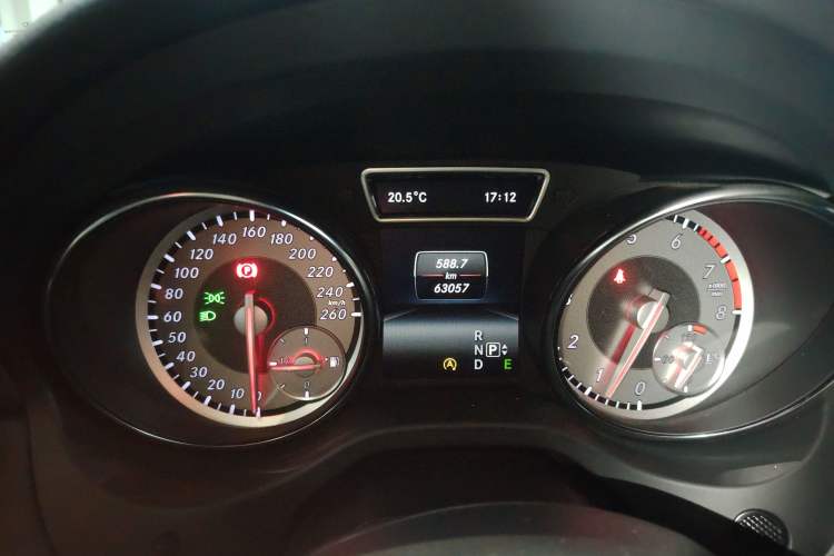 Used Mercedes-Benz GLA 2015 GLA 220 4MATIC Fashion Model Instrument Cluster