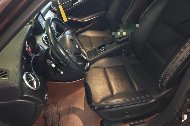 Used Mercedes-Benz GLA 2015 GLA 200 Fashion Model Left Front Seat