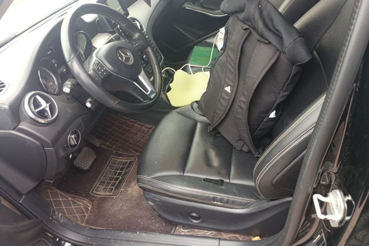 Used Mercedes-Benz GLA 2015 GLA 200 Fashion Model Left Front Seat