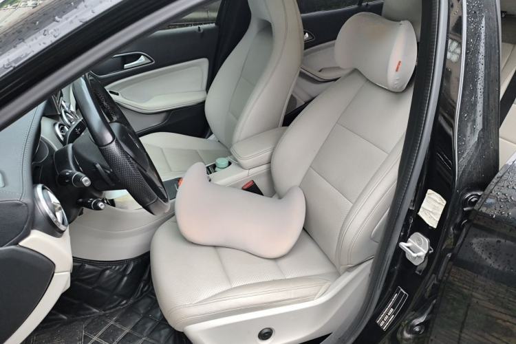 Used Mercedes-Benz GLA 2015 GLA 200 Fashion Model Left Front Seat
