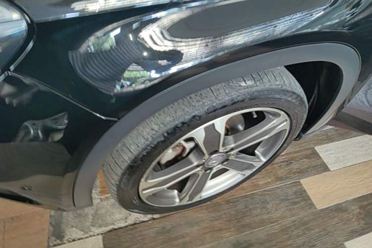 Used Mercedes-Benz GLA 2015 GLA 220 4MATIC Luxury Model Left Front Wheel Hub
