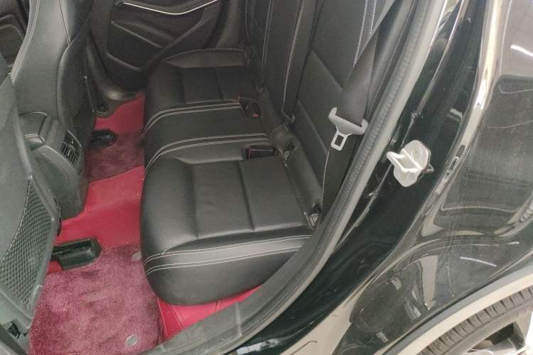 Used Mercedes-Benz GLA 2015 GLA 200 Fashion Model Left Rear Seat